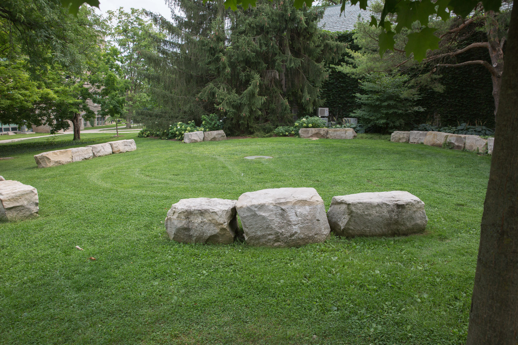 Campus' greenest spots to study (photo 1, McIntosh).jpg